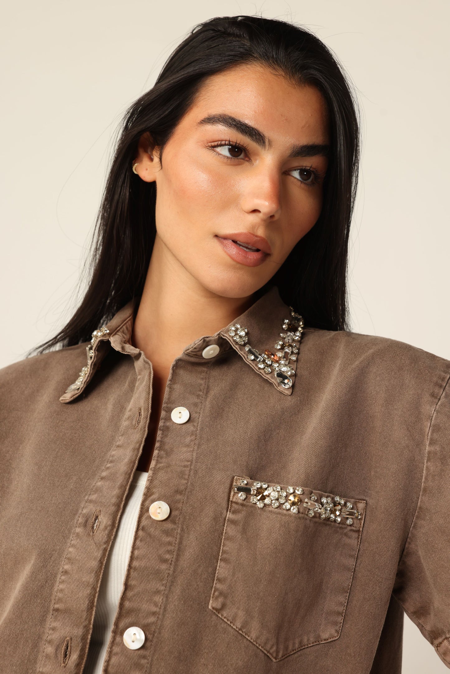 LIZZY - Embellished Cropped Shirt