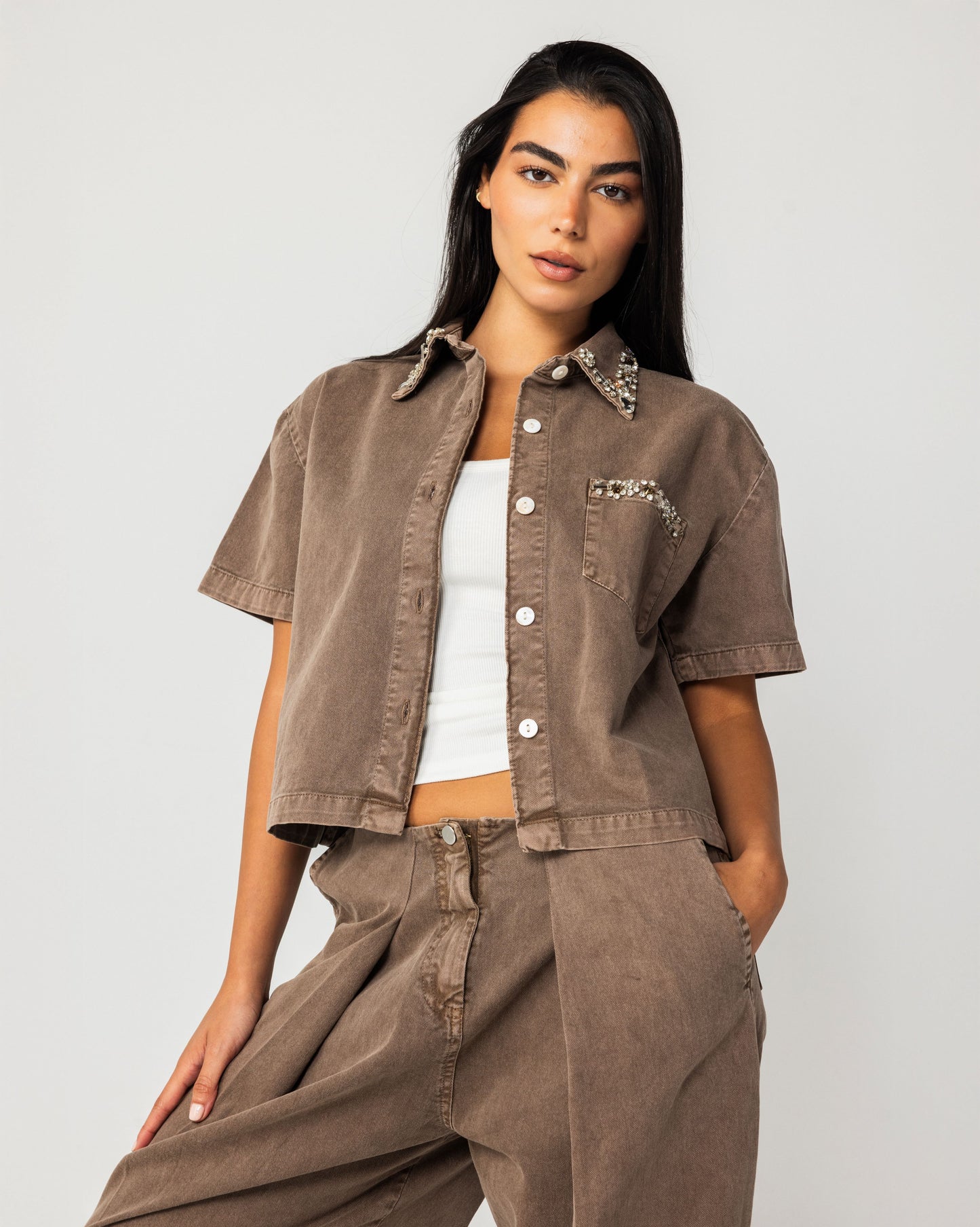 LIZZY - Embellished Cropped Shirt