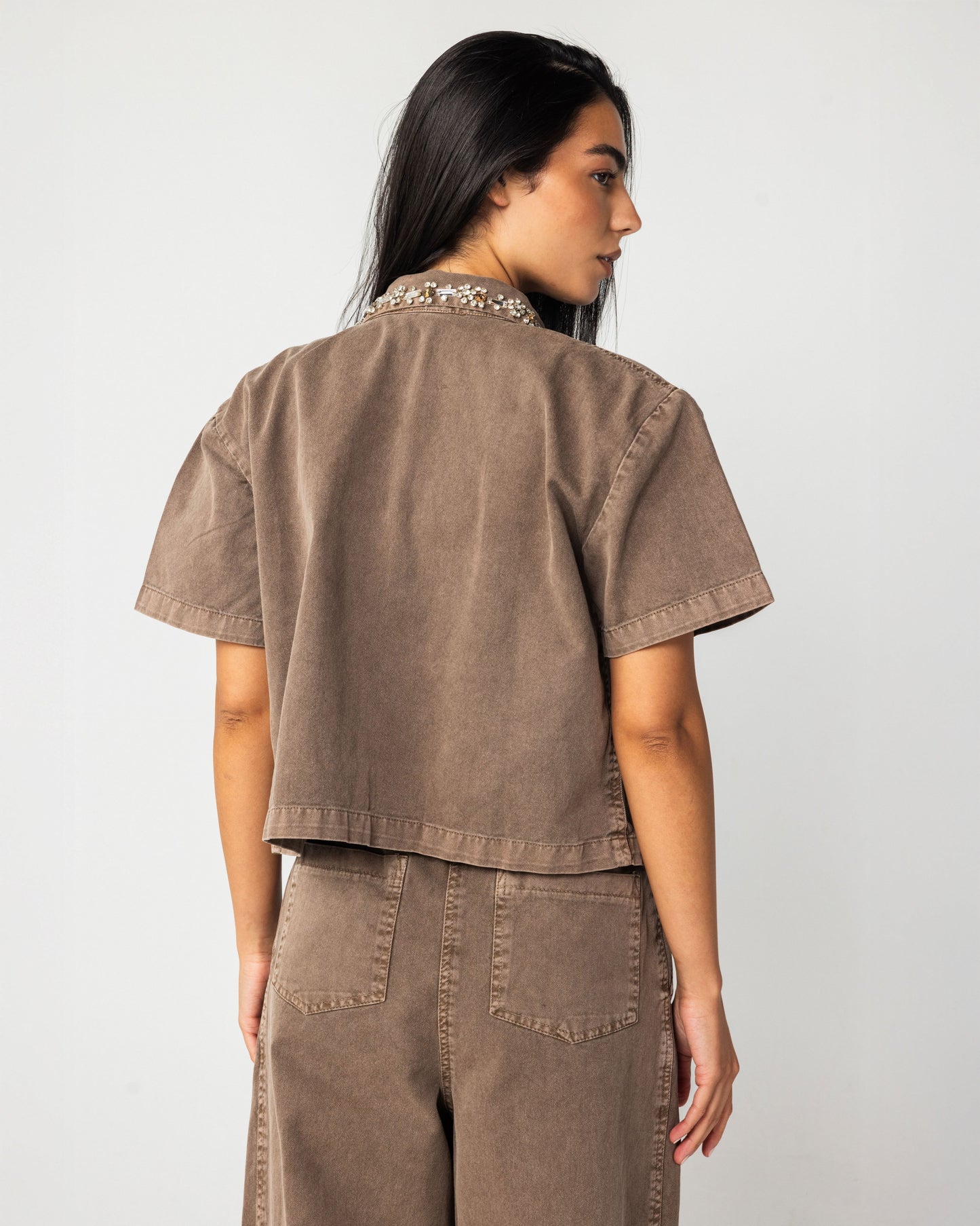 LIZZY - Embellished Cropped Shirt