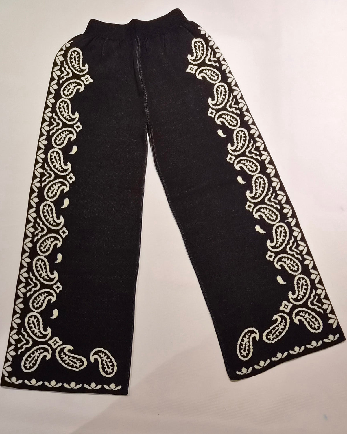 BOTEH - Knitted Jacquard Set (Black)